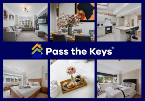 Pass The Keys Picture Perfect Haven in Didsbury Village - Free Parking & EV Station